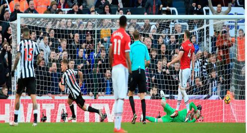 بالفيديو.. مان يونايتد يتعثر مجددا بخسارة مفاجئة أمام نيوكاسل